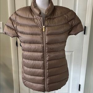 Martha Stewart taupe cap sleeve puffer vest S